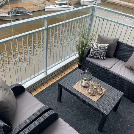 Apartment Studio Trendikkaalla Alueella Joen Vieressa *