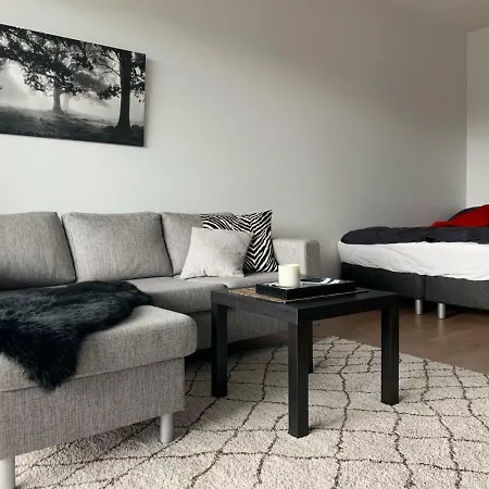 Studio Trendikkaalla Alueella Joen Vieressa Apartment